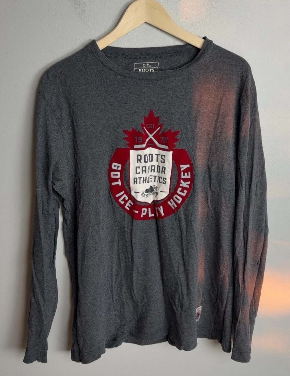 Roots Canada Athletics Long Sleeve T-Shirt Hockey Graphic Grey Size Medium